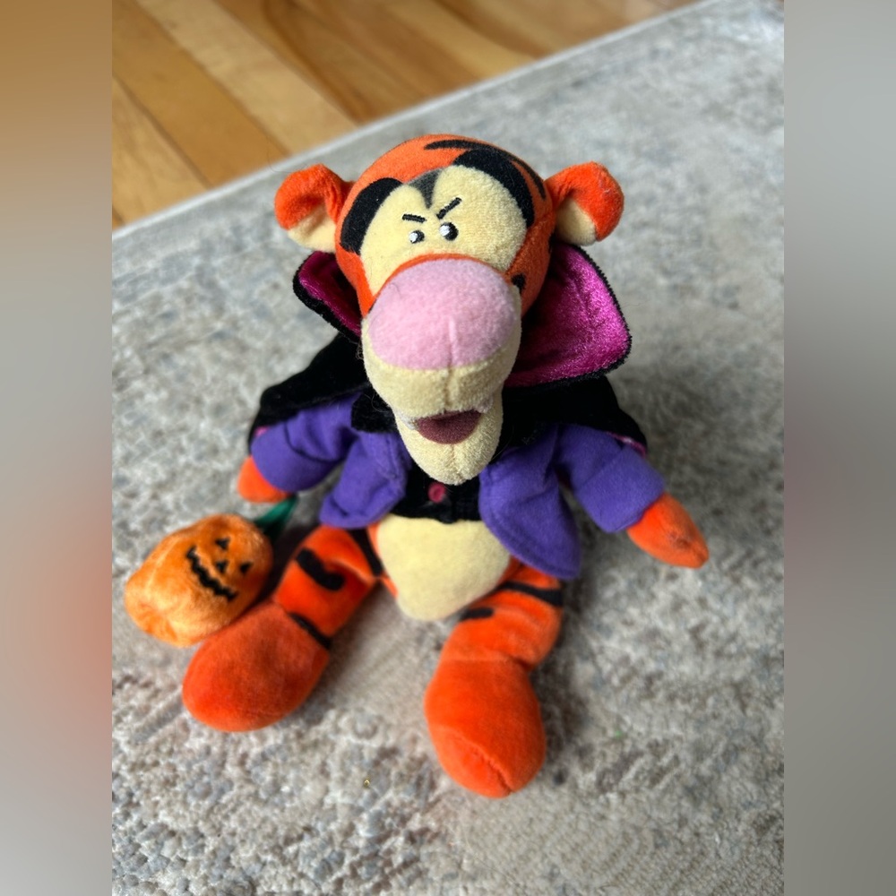 Vintage Disney Store vampire Tigger Halloween